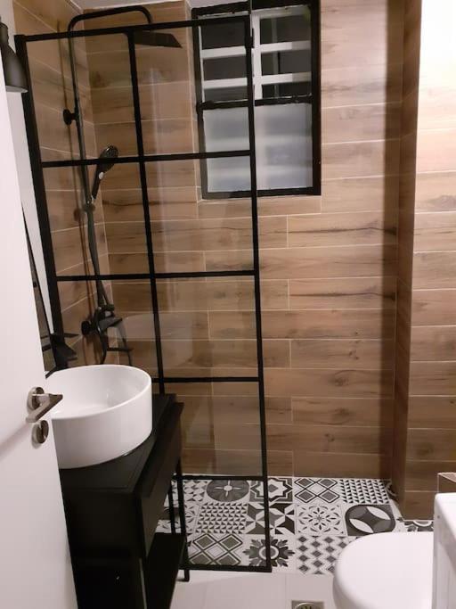 Μοντέρνο Διαμέρισμα - Stylish Appartment Loutraki Eksteriør billede