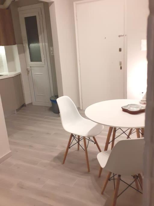 Μοντέρνο Διαμέρισμα - Stylish Appartment Loutraki Eksteriør billede